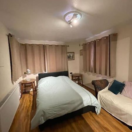 Spacious Bungalow In London, Near Central London, The Excel Centre And The O2, Ideal For Families Londres Exterior foto